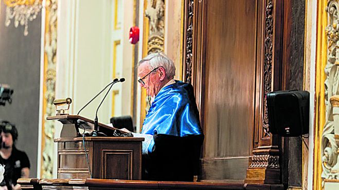 Los reconocimientos académicos son innumerables, destacando ser Doctor Honoris Causa de varias universidades. UCM Los reconocimientos académicos son innumerables, destacando ser Doctor Honoris Causa de varias universidades. UCM