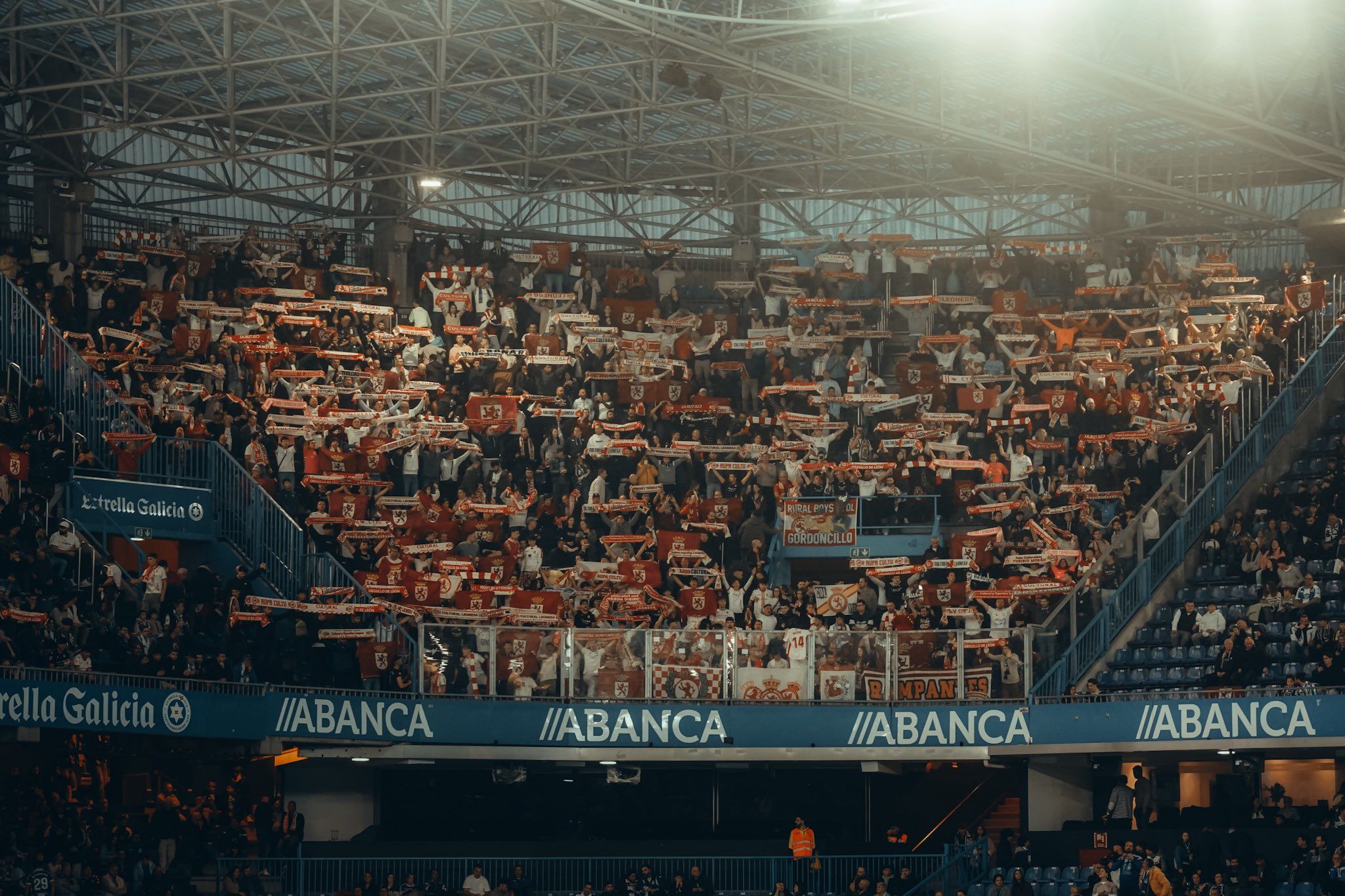 Imagen de la afición de la Cultural en Riazor. | CYD