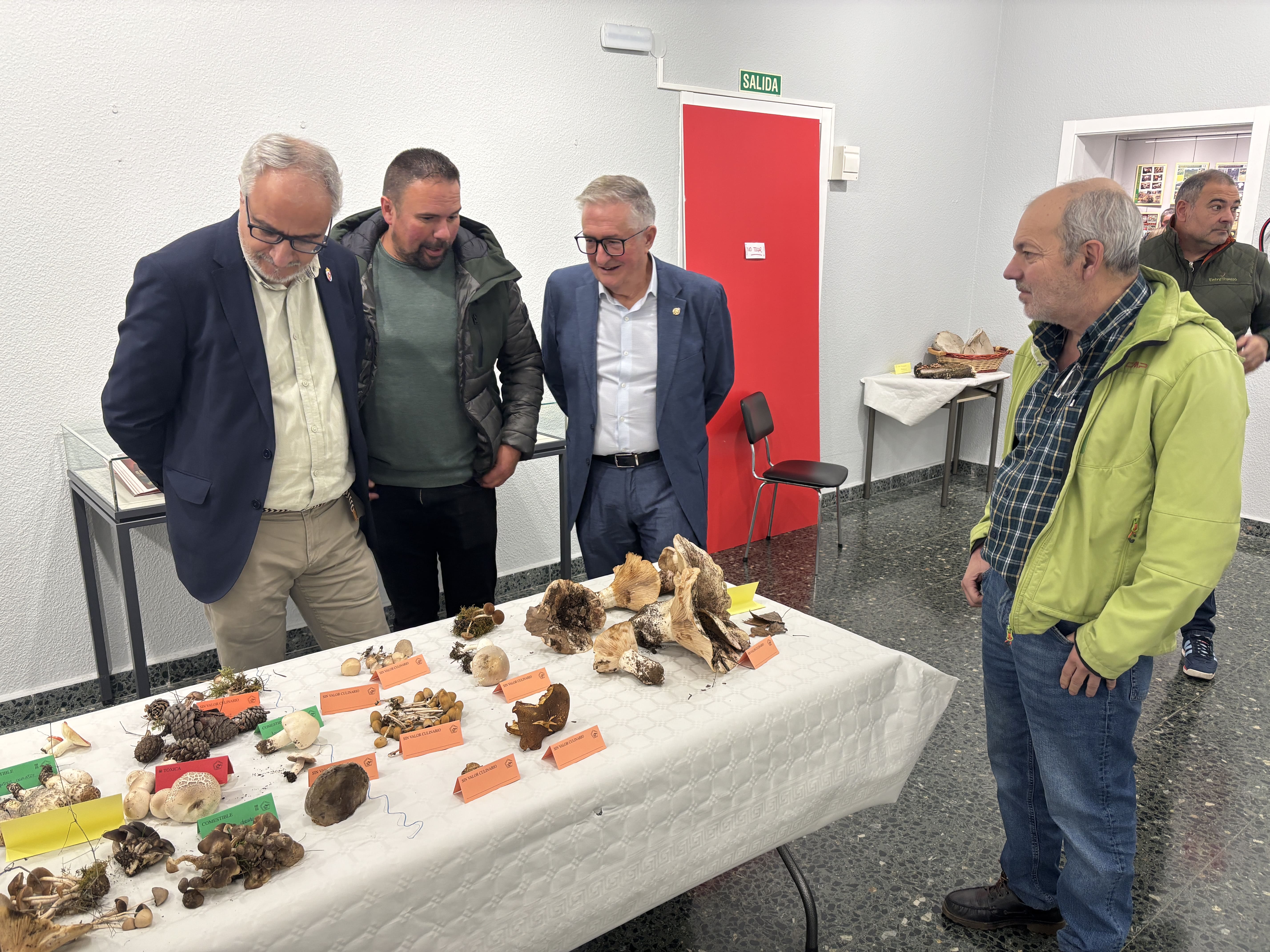 Inauguración de las Jornadas Micológicas en la Casa de la Cultura de Ponferrada. | JAVIER FERNÁNDEZ