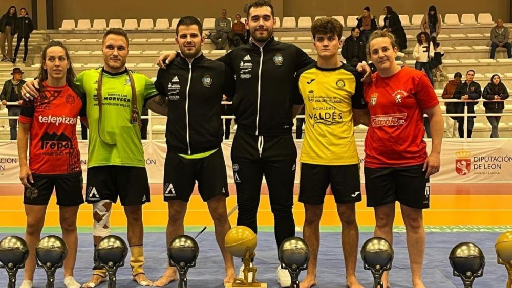 Los actuales campeones, ganadores en 2024: Priscila, en dos pesos, Moisés, Rodri, Alvarado, Sergio y María Cabas SAÚL ARÉN