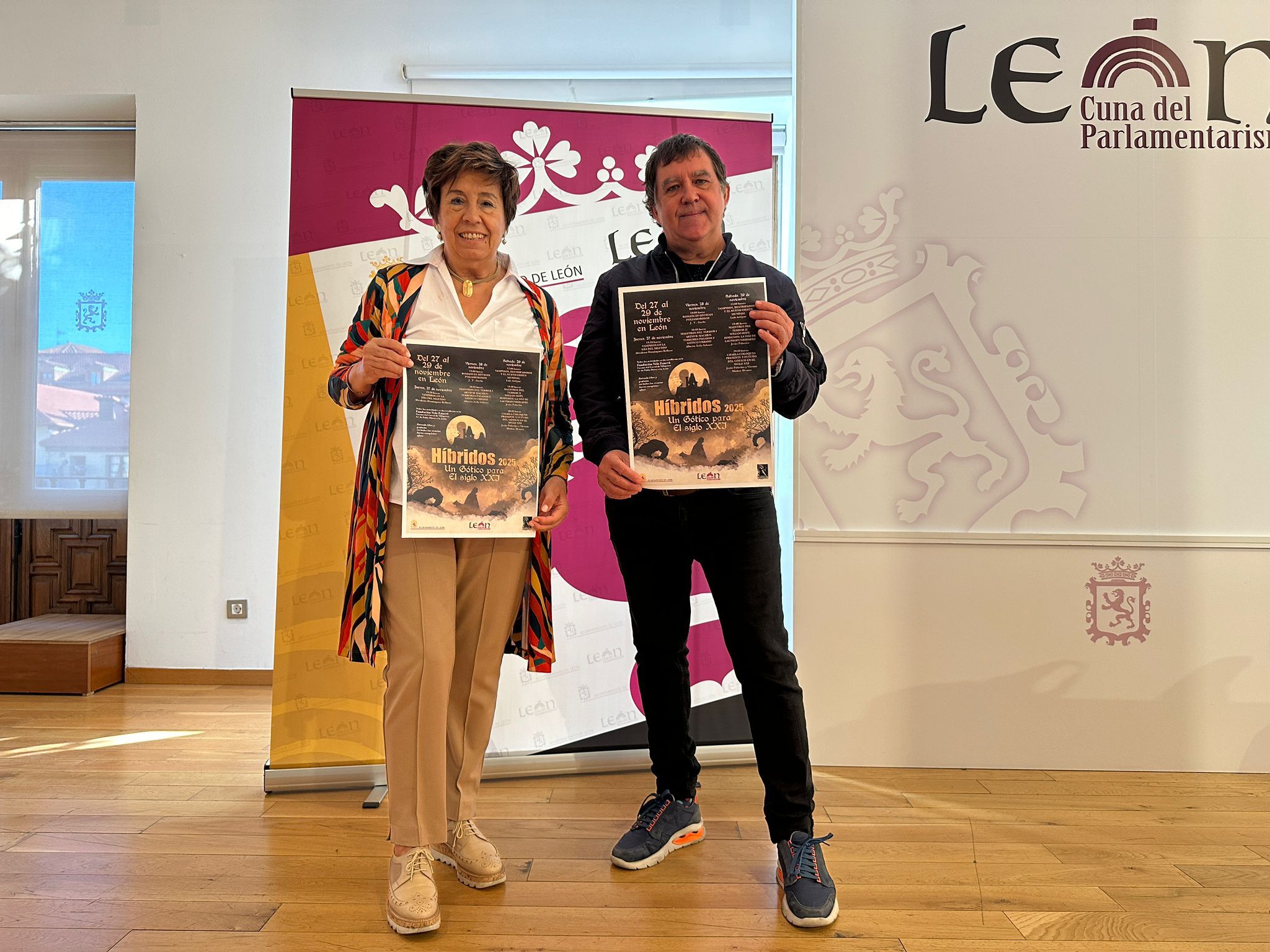 La concejala Elena Aguado se reunió con el director del ciclo Híbridos, Vicente Muñoz. | L.N.C.