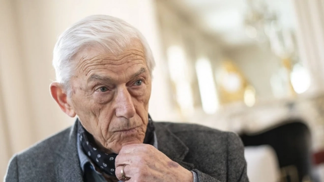 Theodor Kallifaitides cerrará las jornadas este domingo en San Feliz de Torío. IGNACIO GIL (ABC) Theodor Kallifaitides cerrará las jornadas este domingo en San Feliz de Torío. IGNACIO GIL (ABC)