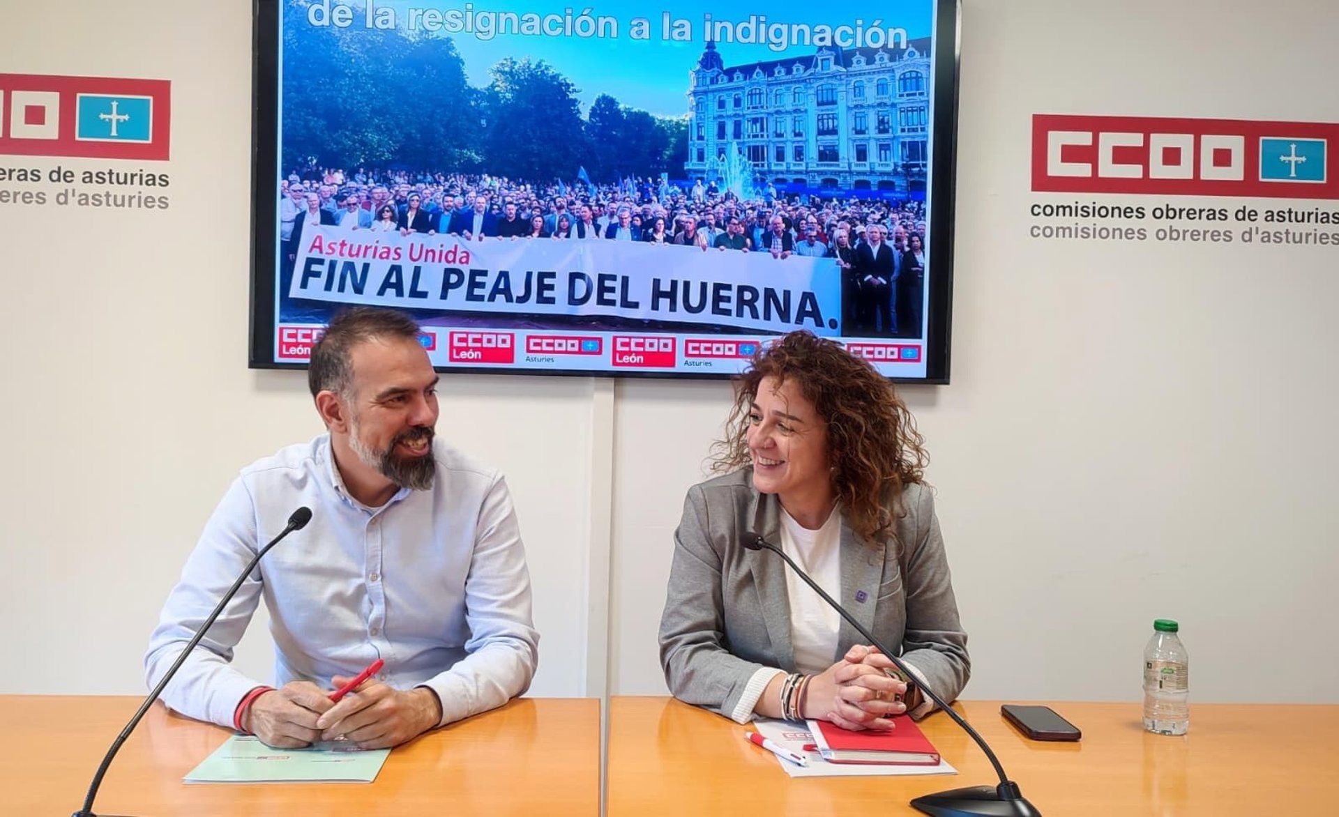 El secretario general de CCOO en Asturias, José Manuel Zapico, y su homóloga en León, Elena Blasco, en rueda de prensa en Oviedo.