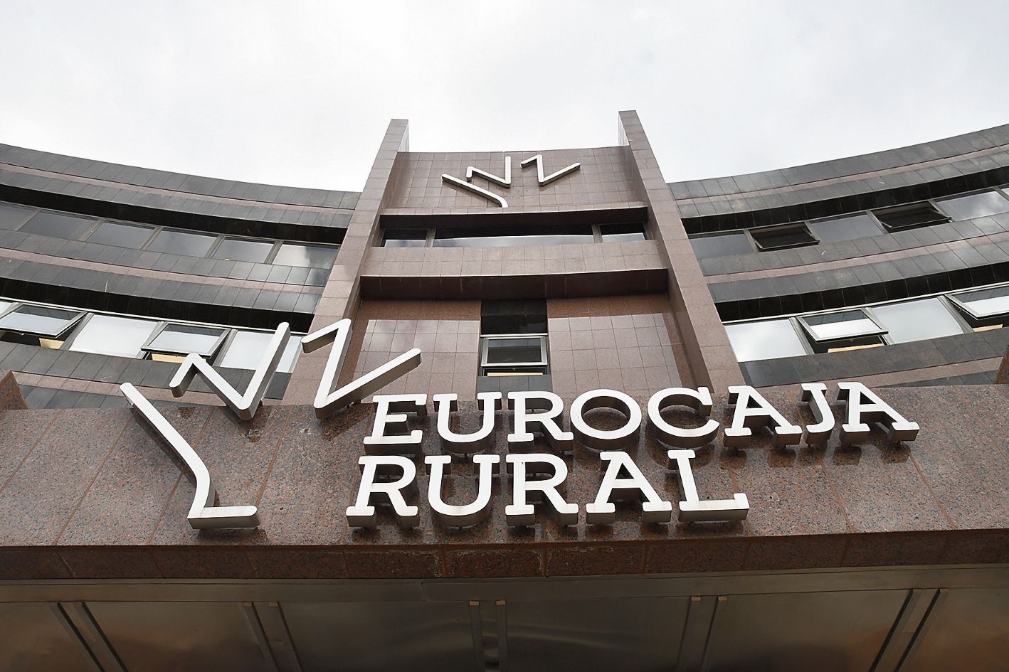 Cuenta ya con 500 oficinas, supera los 500.000 clientes y 100.000 socios.