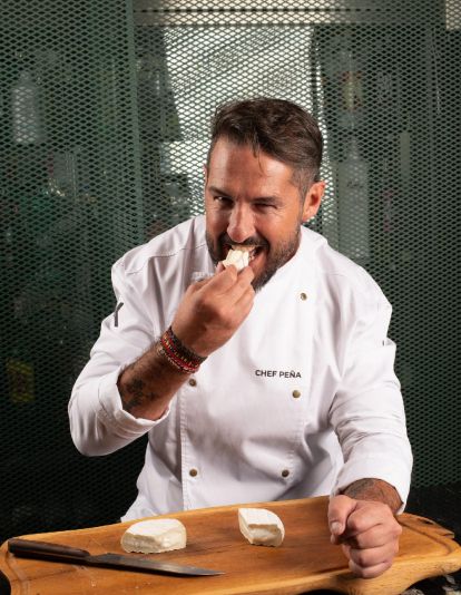 El chef Peña y ‘SibaritasCrème’. El chef Peña y ‘SibaritasCrème’.