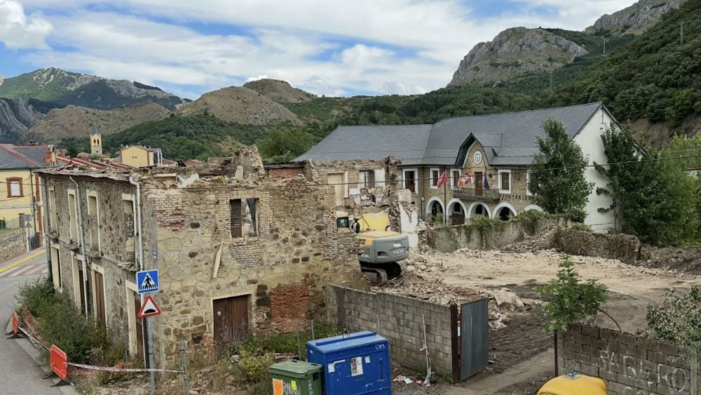 Imagen de archivo de los trabajos de demolición del inmueble. | L.N.C.