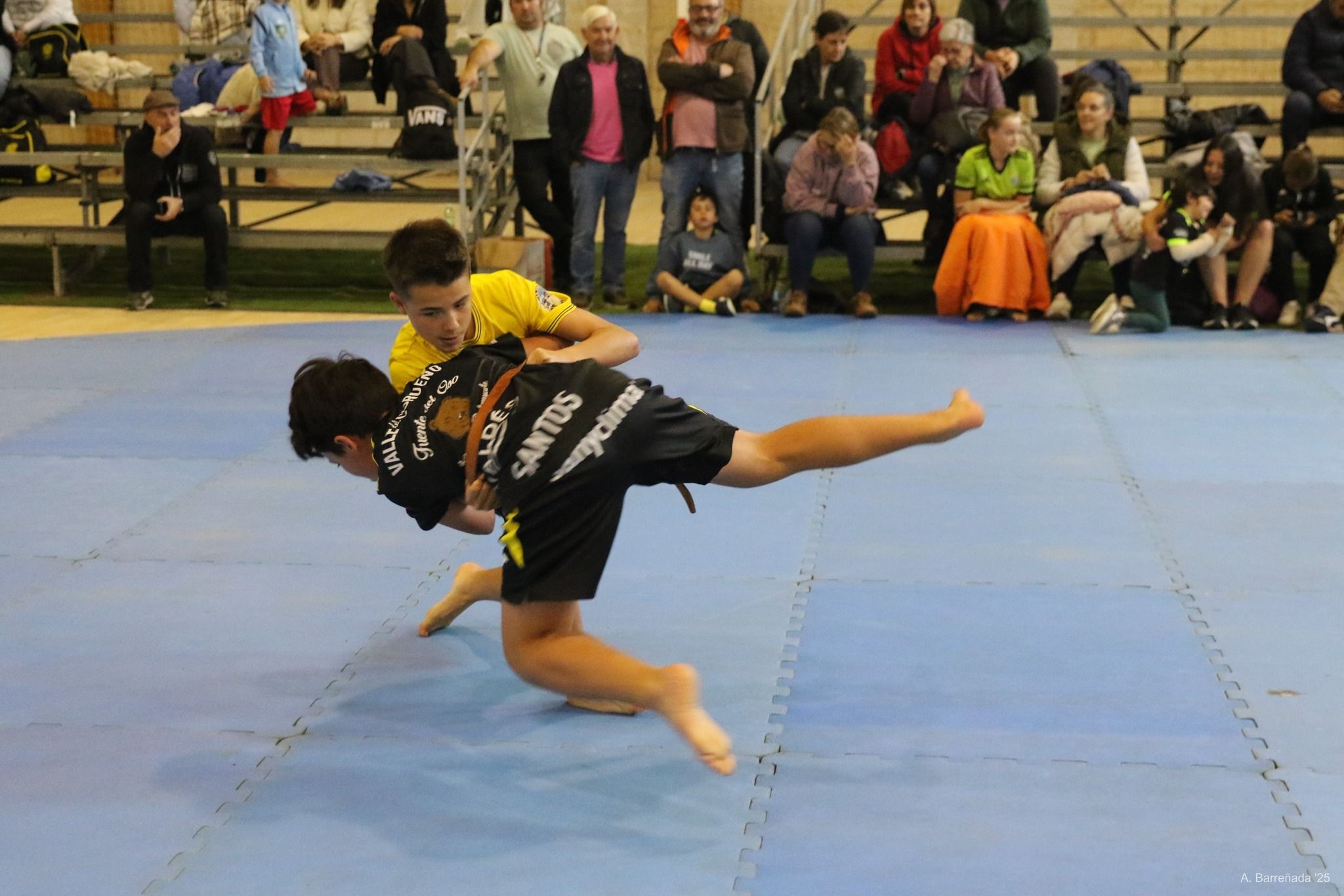 Los luchadores de las categorías de base serán los encargados de abrir el Campeón de Campeones LNC