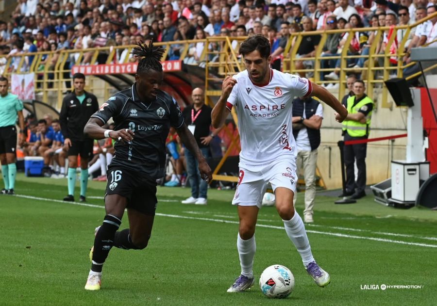 Rubén Sobrino tiene una lesión en su cuádriceps derecha que le mantendrá fuera entre 6 y 8 semanas. LALIGA Rubén Sobrino tiene una lesión en su cuádriceps derecha que le mantendrá fuera entre 6 y 8 semanas. LALIGA