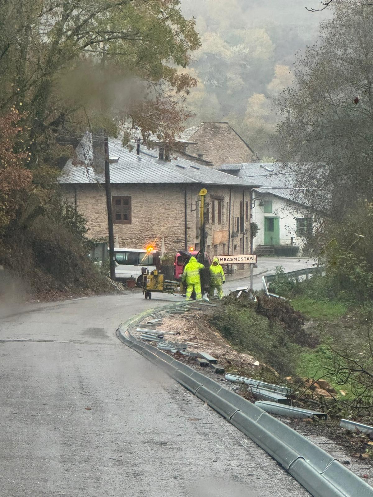 Obras que se están realizando en Ambasmestas. 