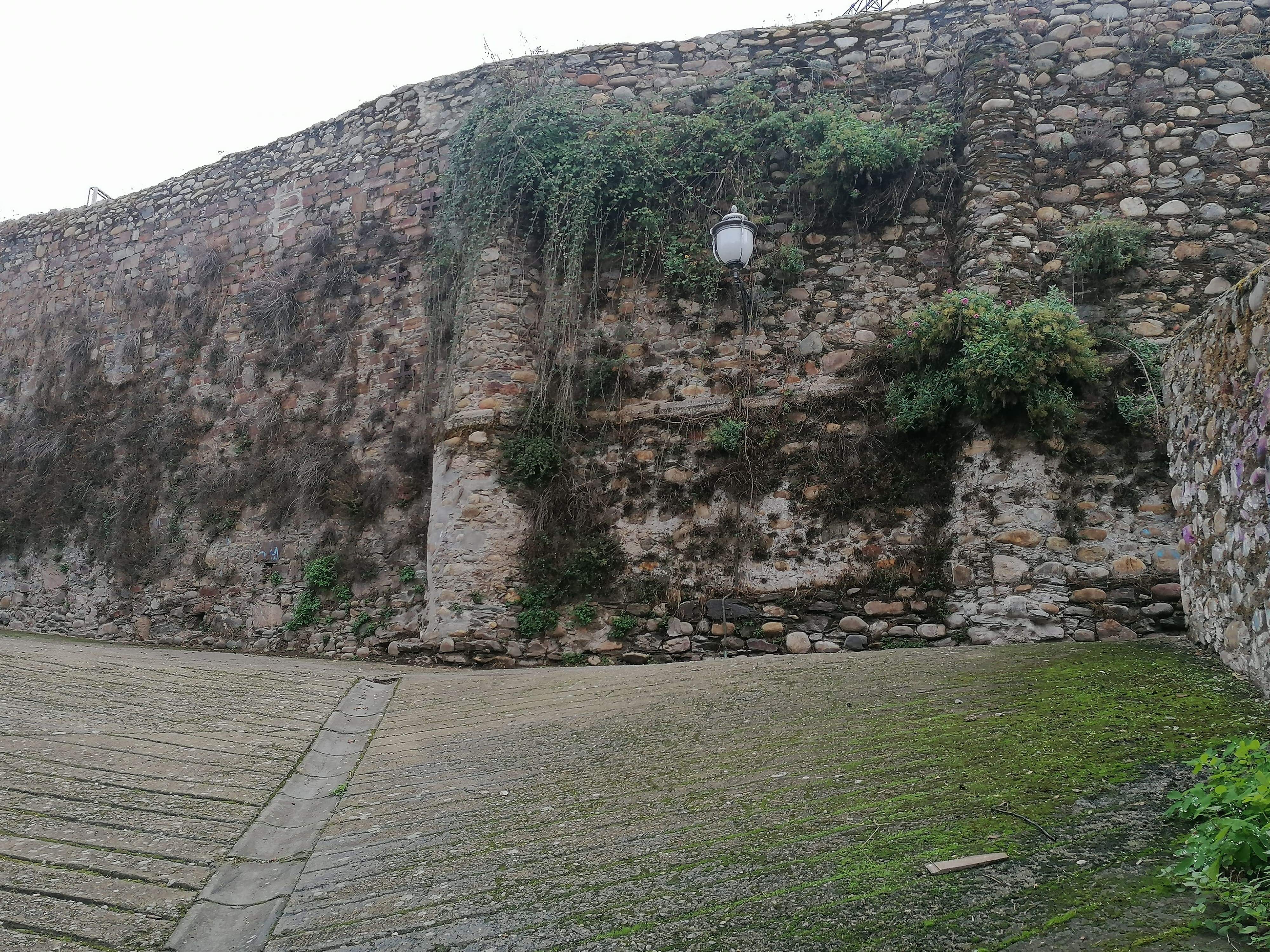 Testimonios de la muralla medieval de Ponferrada