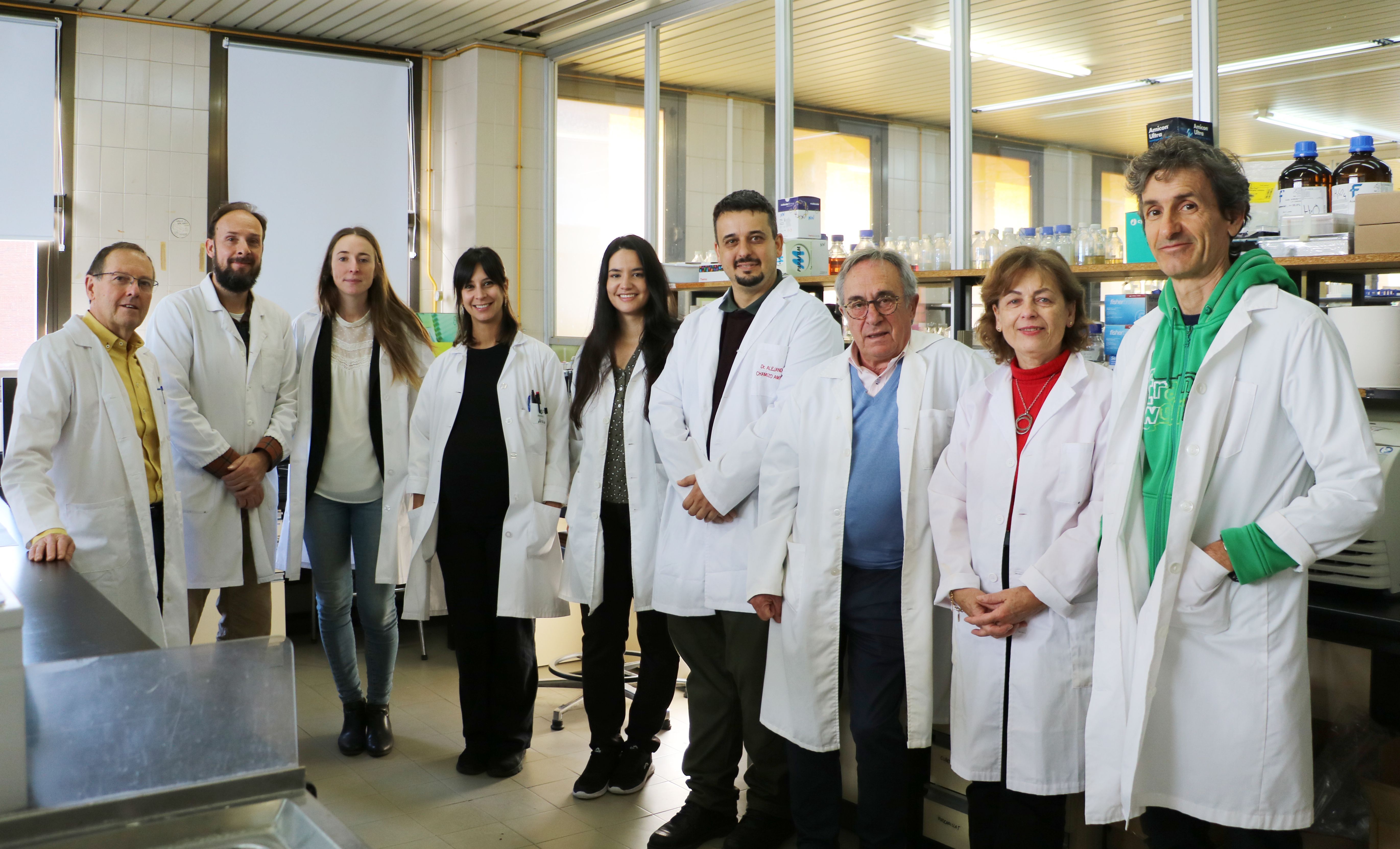 Equipo de investigación dirigido por Nicolás Navasa. Equipo de investigación dirigido por Nicolás Navasa.