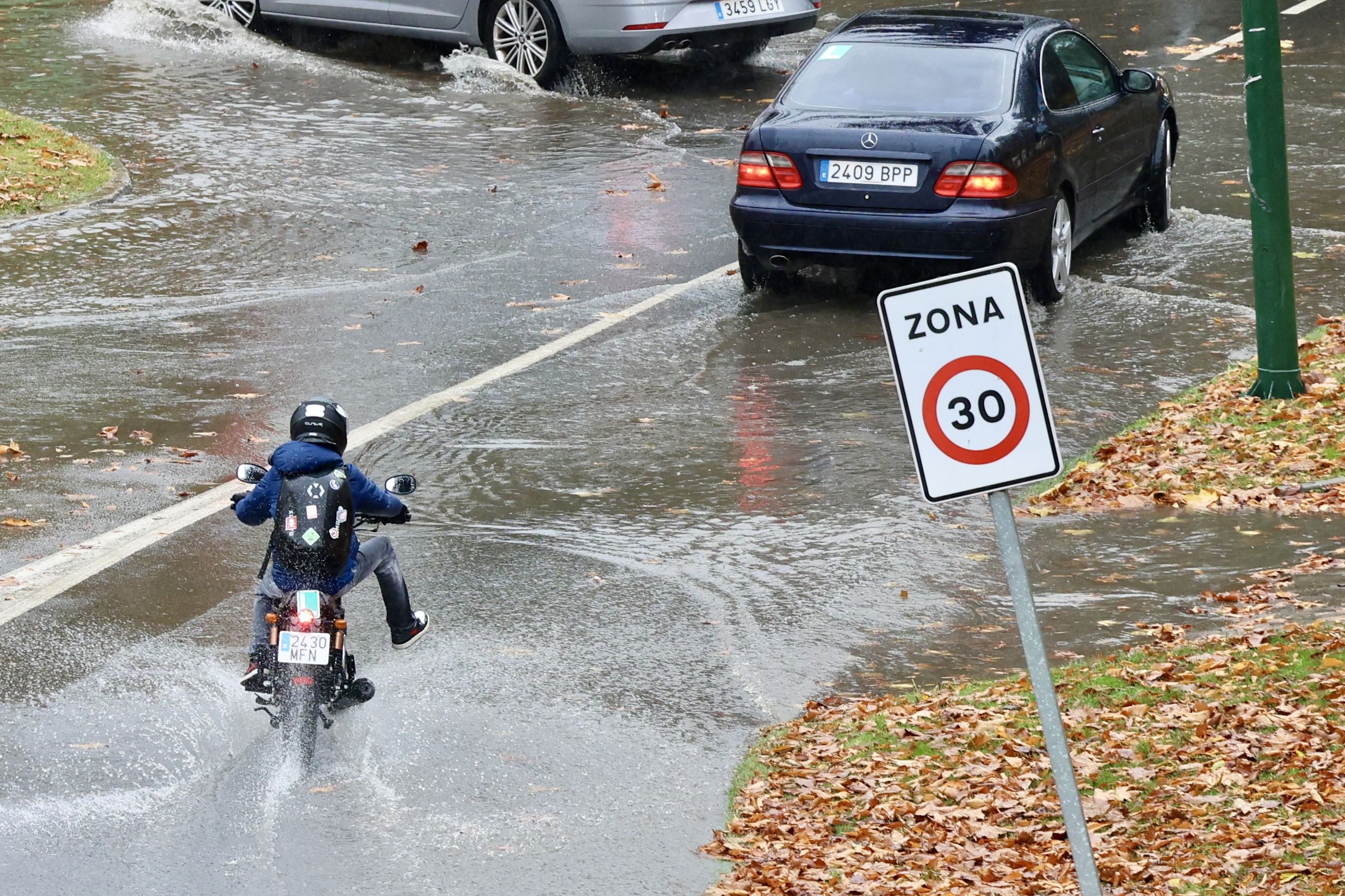 Una de las imágenes que dejó la tromba de agua caída en la capital. | CAMPILLO (ICAL)