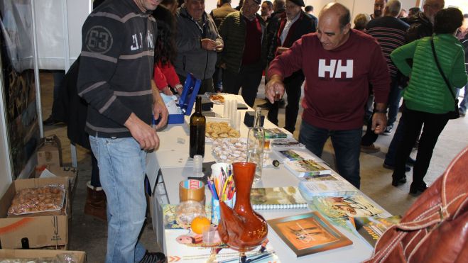 Puebla de Lillo tira de tradición con la celebración de sus jornadas de la matanza.(4)