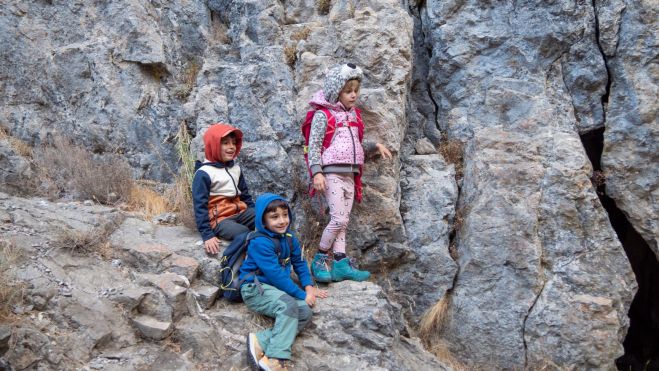 01 En la zona del comienzo de la ruta hay vias de escalada 01 En la zona del comienzo de la ruta hay vias de escalada