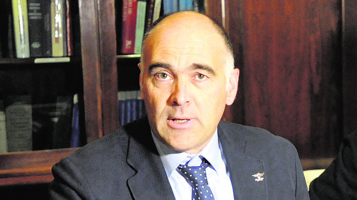 El presidente del Colegio de Farmacéuticos, Antonio Carrasco. | DANIEL MARTÍN