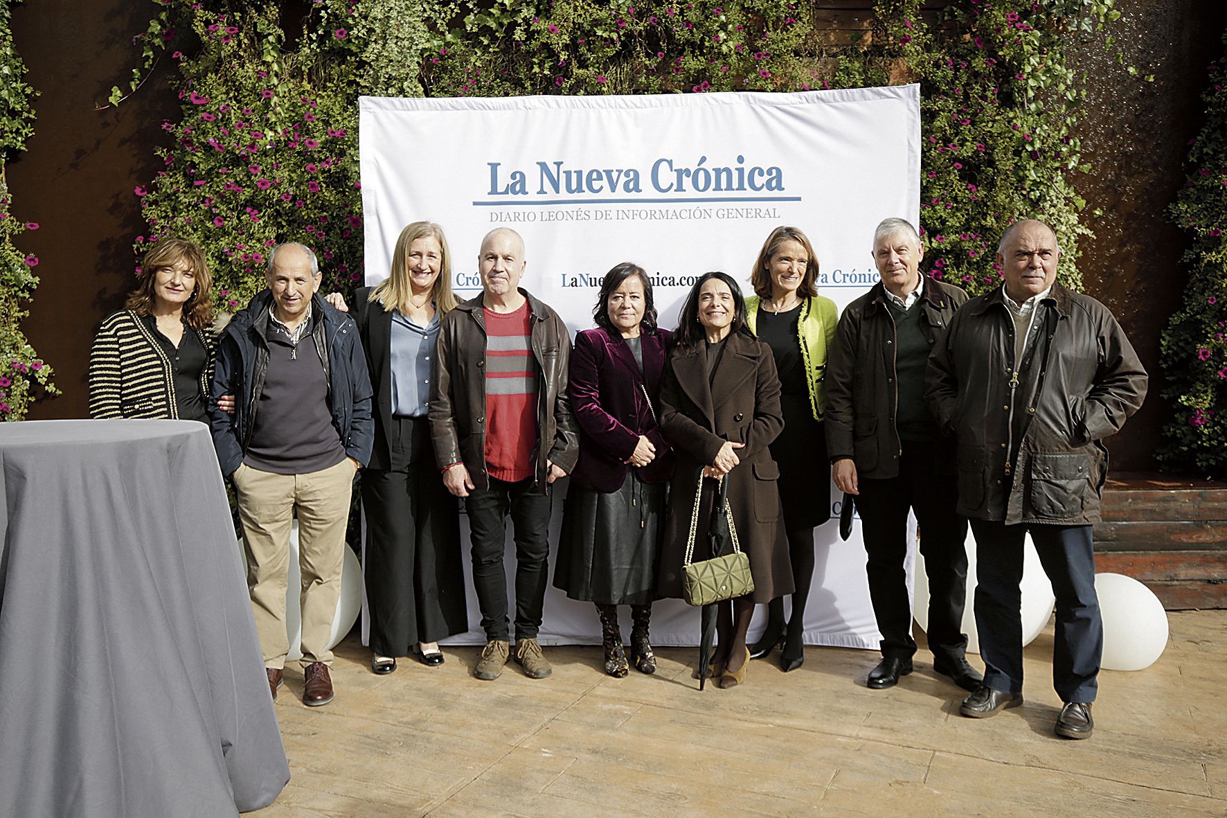 Carmen Rey, José Sánchez, Elba Casado, Salva Martínez, María Ángeles Martín, entre otros invitados representantes del sector vitivinícola que acudieron a la entrega del premio.
