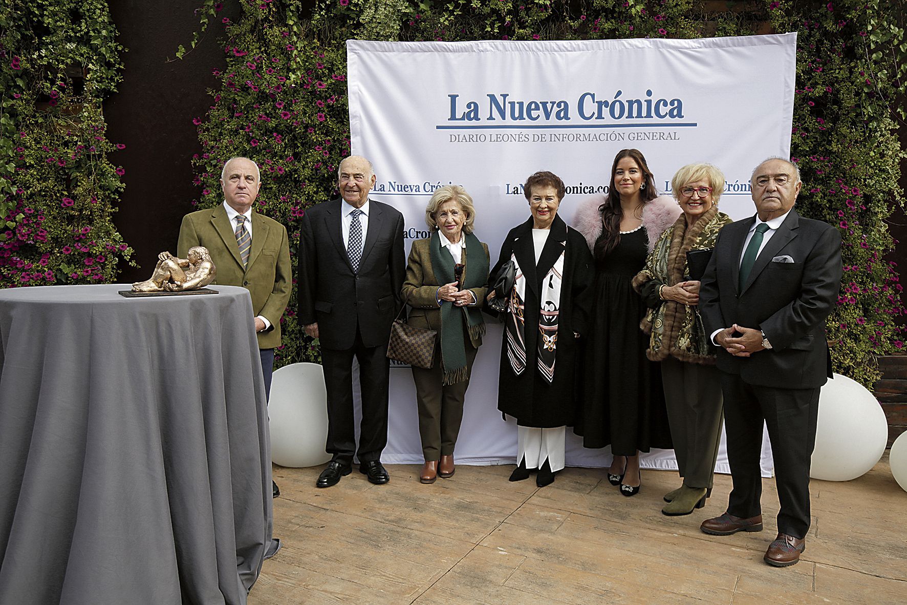 Carlos Silva, Manuel Lamelas, Sara Lamelas, Cristina Pombriego, Bianca Zayas, Carmen Flórez y Manuel Lesmes.