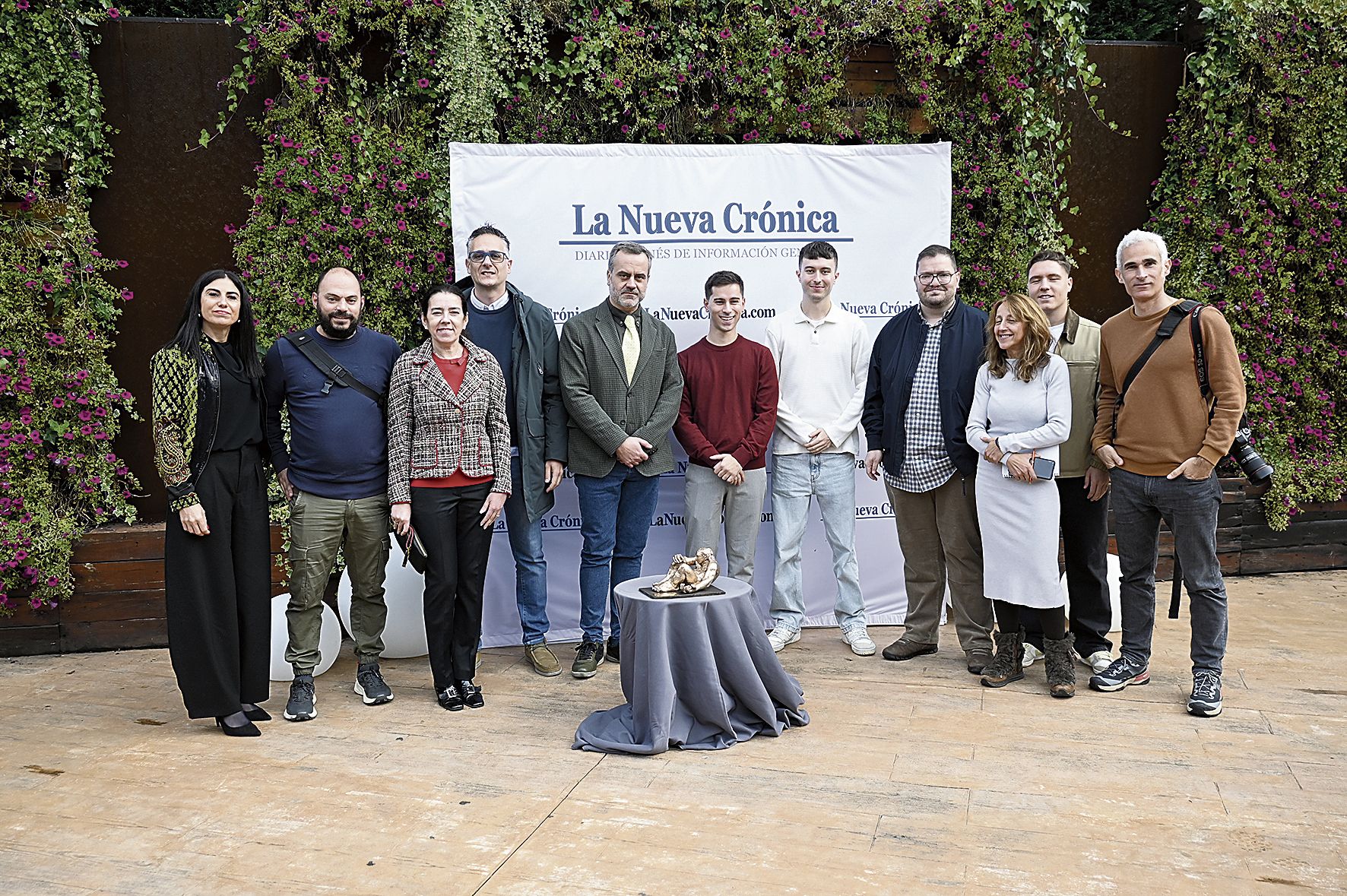 Foto de familia de una parte de los trabajadores de La Nueva Crónica. 