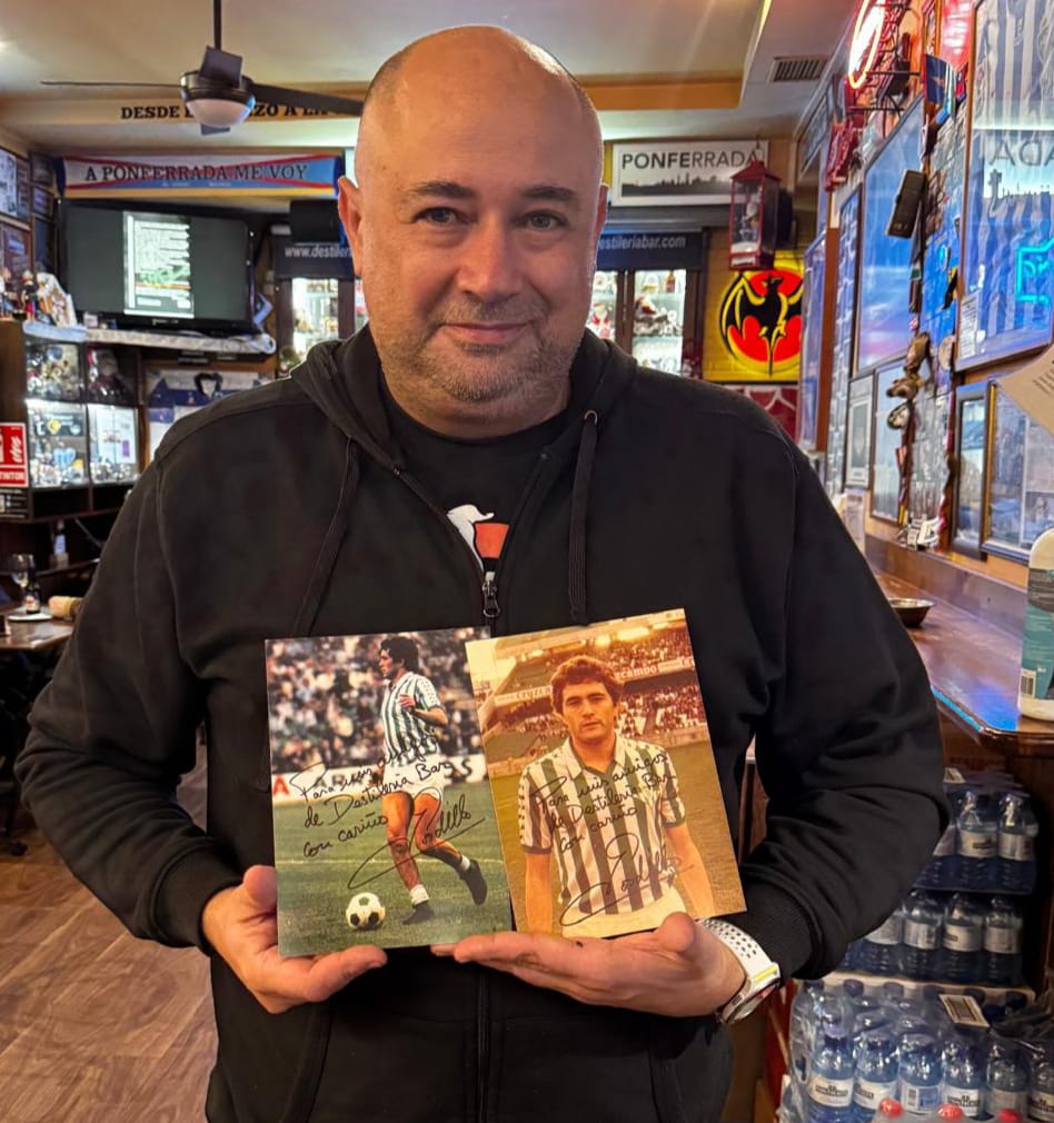 Fotografías dedicadas por Gordillo, una de las últimas incorporaciones a la colección. Fotografías dedicadas por Gordillo, una de las últimas incorporaciones a la colección.