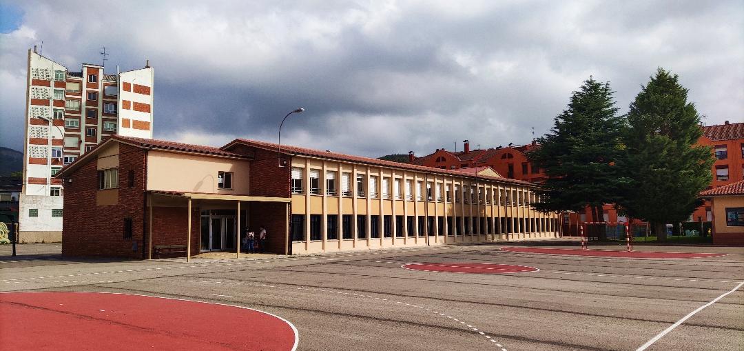En la imagen, el CEIP Emilia Menéndez de La Robla.