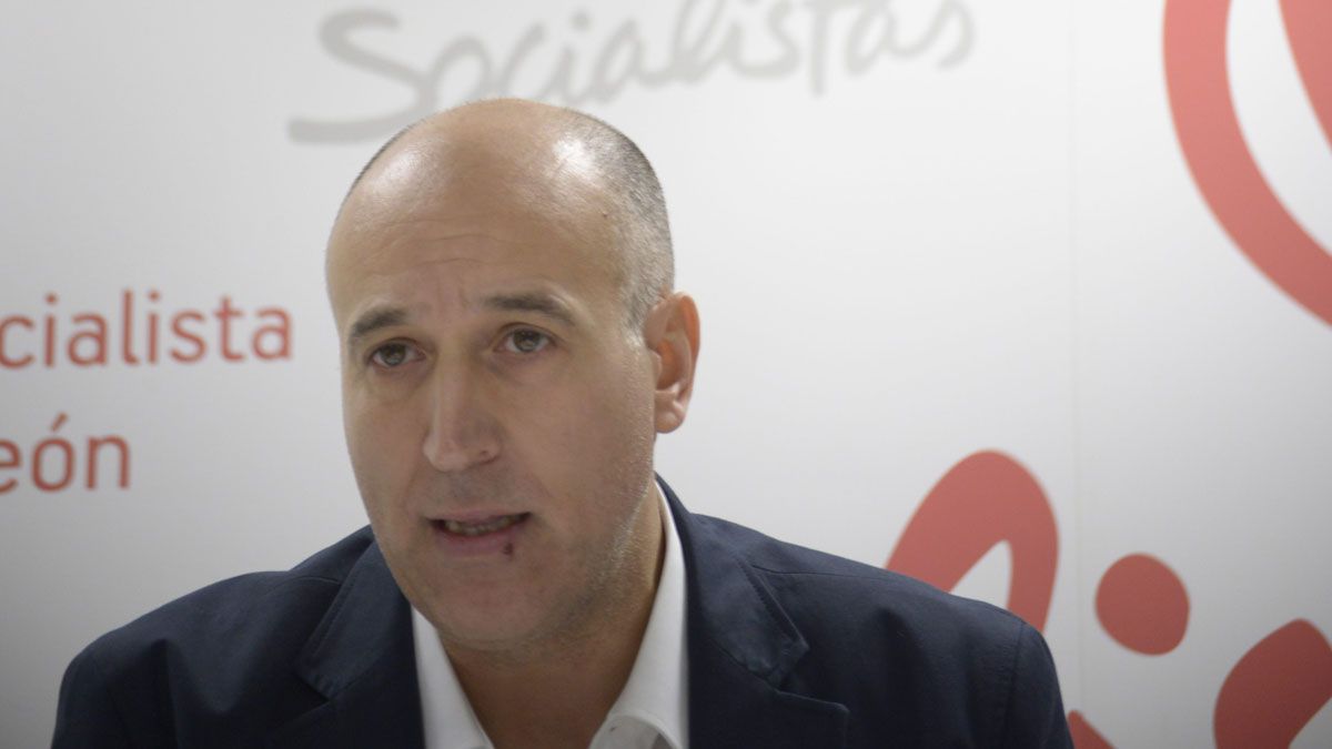 José Antonio Díez, portavoz del PSOE en el Ayuntamiento de León.| Mauricio Peña