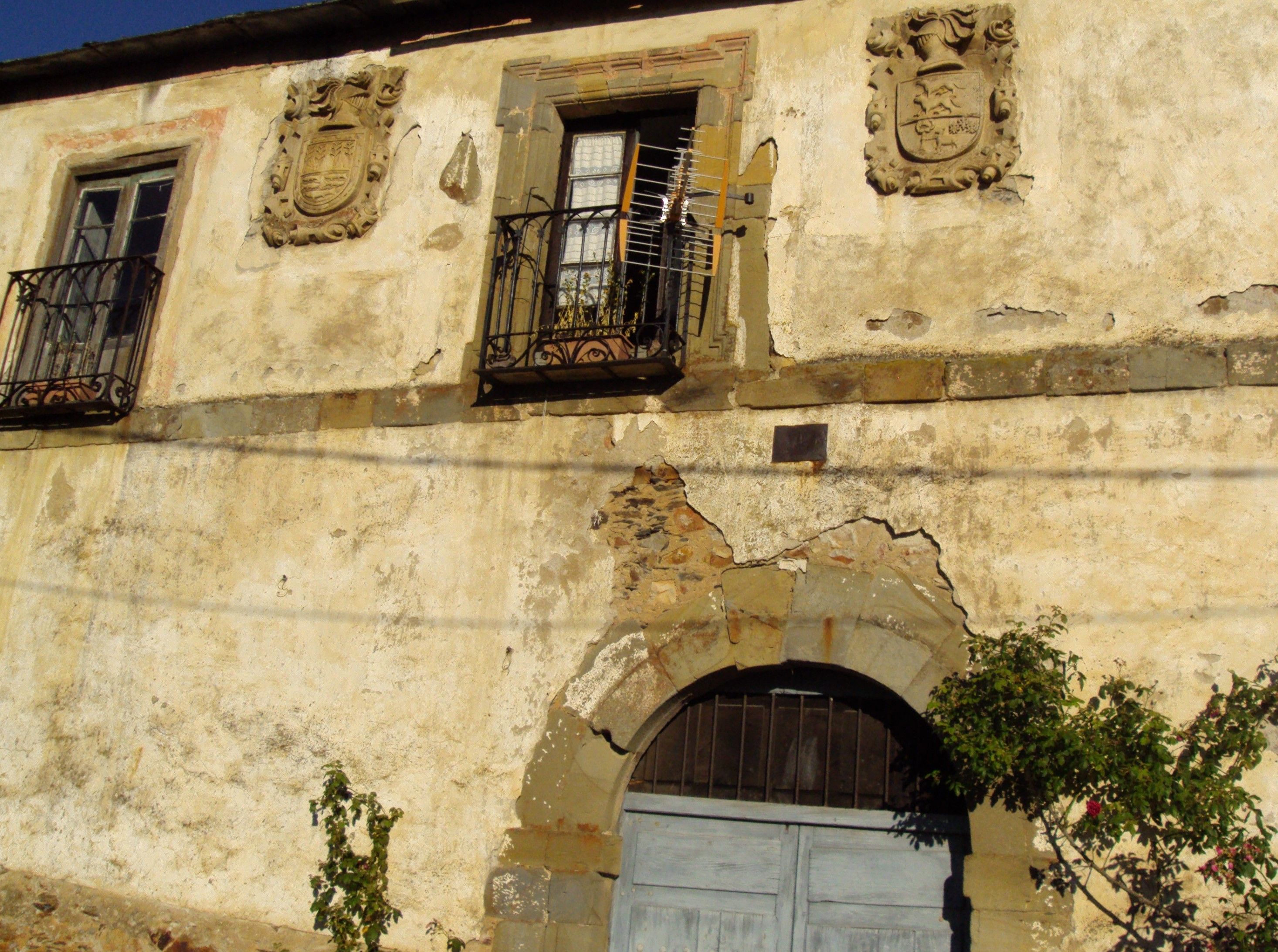 Casa donde vivió el juez de Castropodame.  