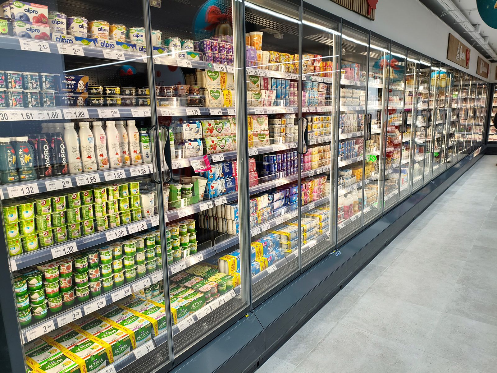 Parte de la oferta del nuevo supermercado.