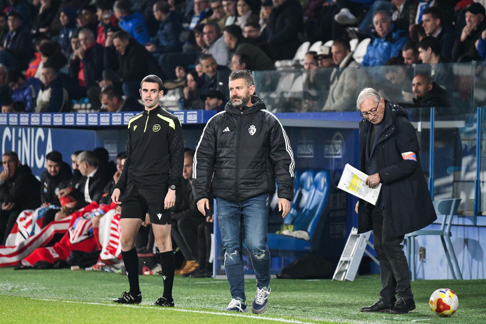 Fernando Estévez durante uno de los momentos del partidos ante el Lugo. QUINITO Fernando Estévez durante uno de los momentos del partidos ante el Lugo. QUINITO