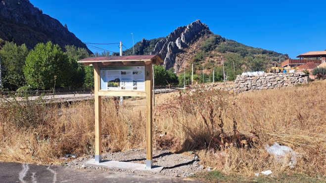 Imagen del panel colocado en Vega de Gordón. Imagen del panel colocado en Vega de Gordón.