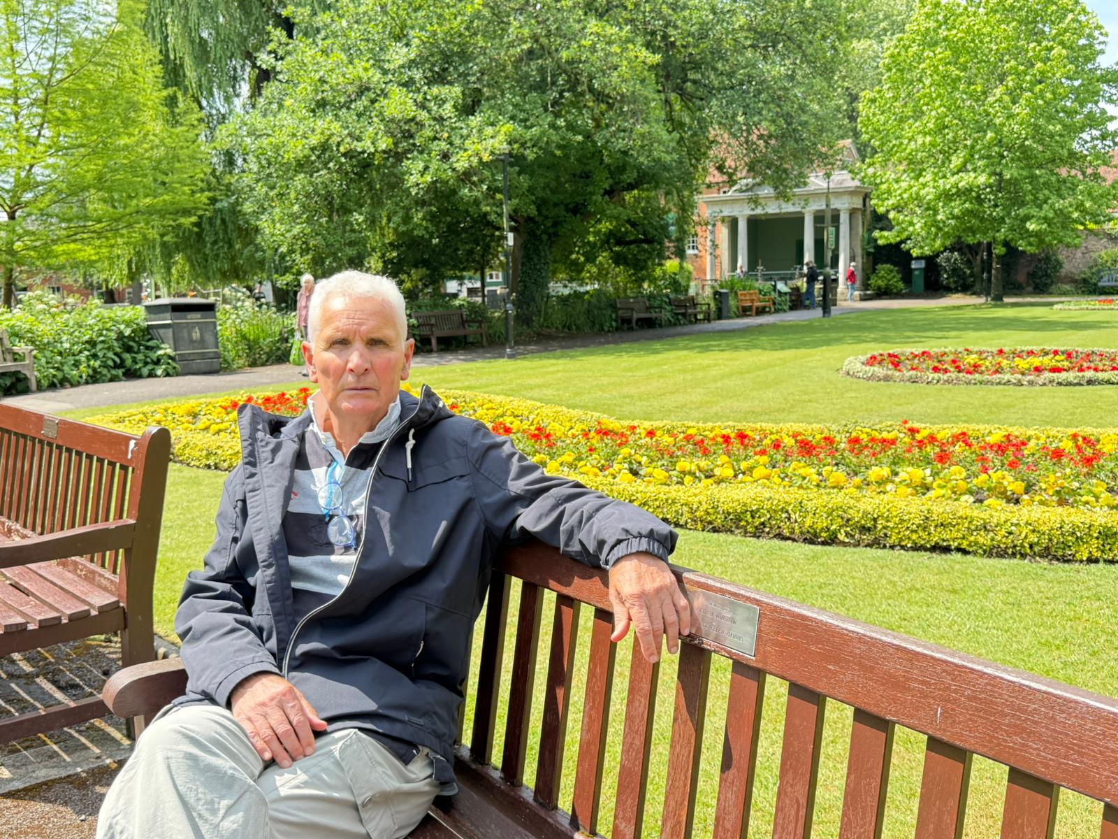 El médico y escritor leonés, autor del ensayo ‘El universo femenino de Felipe II’, Antonio Martínez Llamas. | CEDIDA