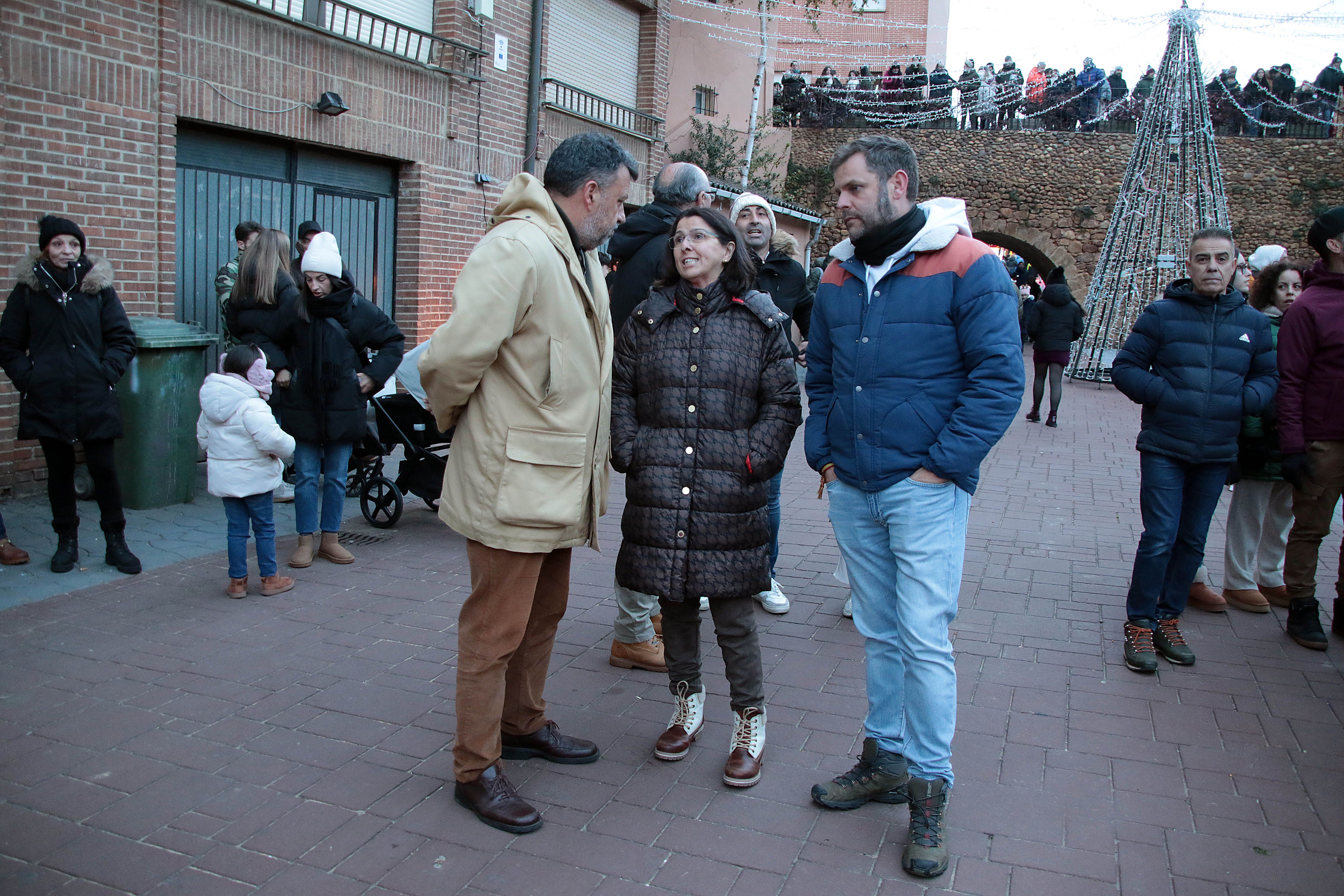 La Navidad ya ilumina a Almanza con más de 120.000 luces. | ICAL