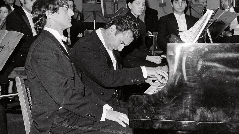 Imagen 1 Odon Alonso Hijo años 70 piano Imagen 1 Odon Alonso Hijo años 70 piano