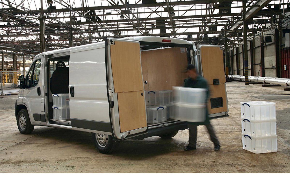 Un repartidor de mercancías, en una imagen de archivo. | EP Un repartidor de mercancías, en una imagen de archivo. | EP