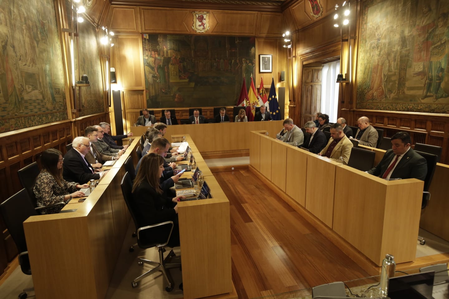 Pleno celebrado este miércoles en la Diputación de León. | FERNANDO OTERO