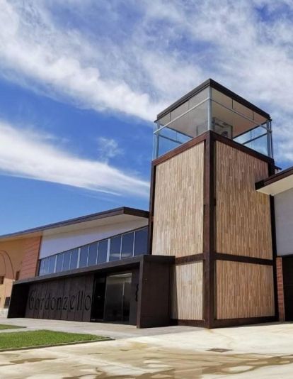 En la fotografía, vista de Bodegas Gordonzello. En la fotografía, vista de Bodegas Gordonzello.