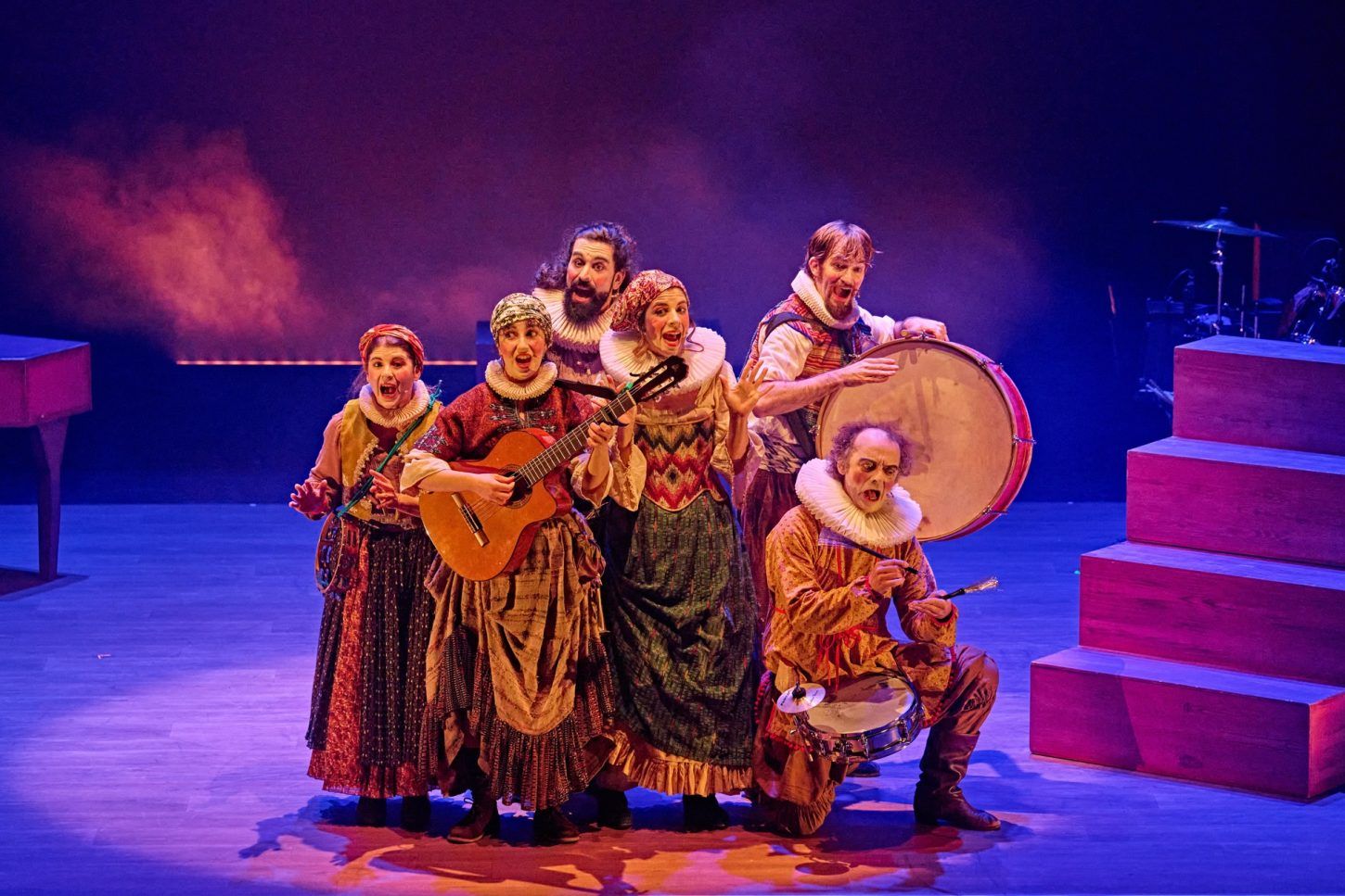 Una escena de la obra de teatro ‘Farra’ de la compañía de Lucas Escobedo.