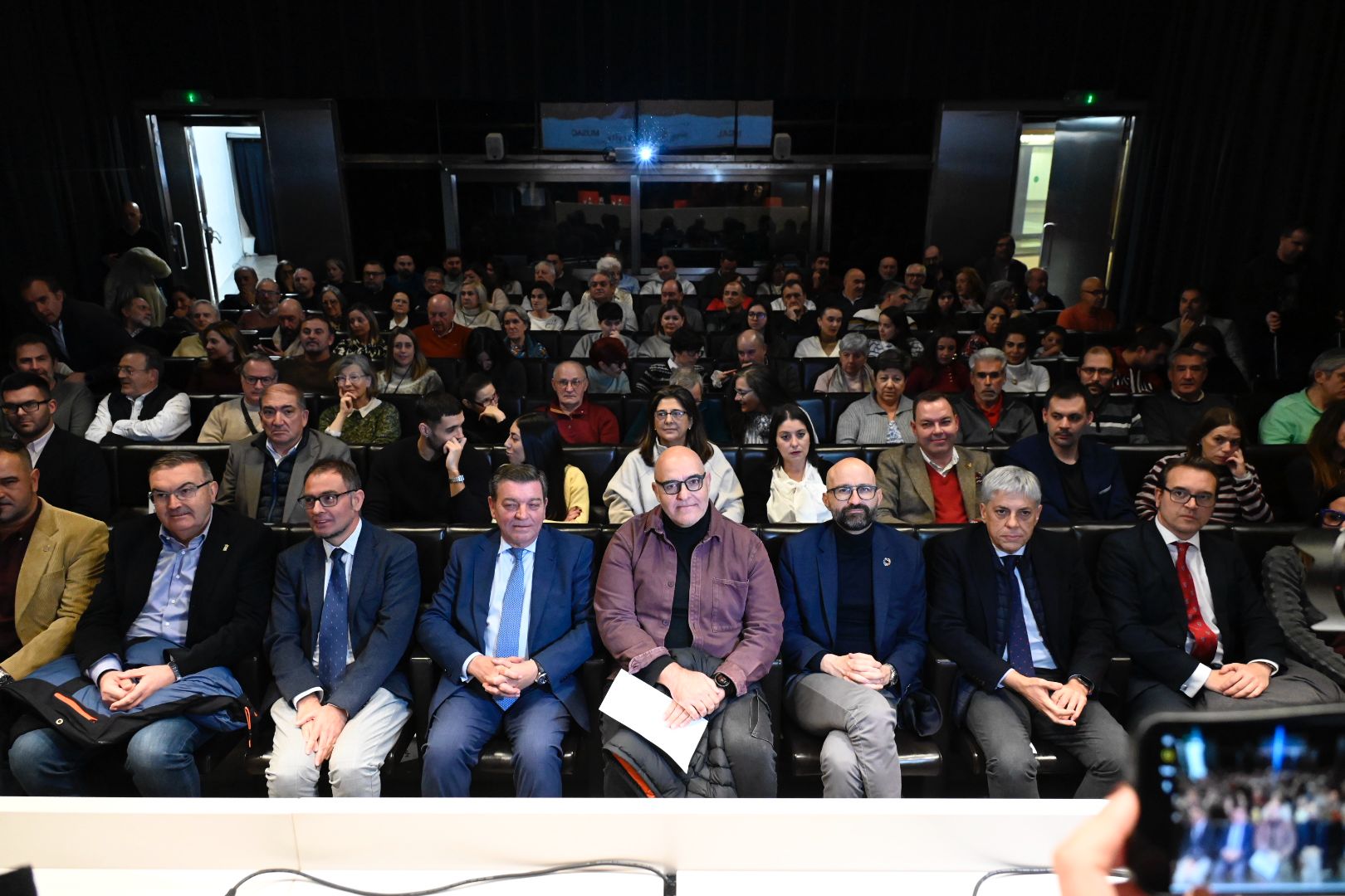 La presentación de 'Pendones' tuvo lugar este miércoles en el salón de actos del Musac. | SAÚL ARÉN