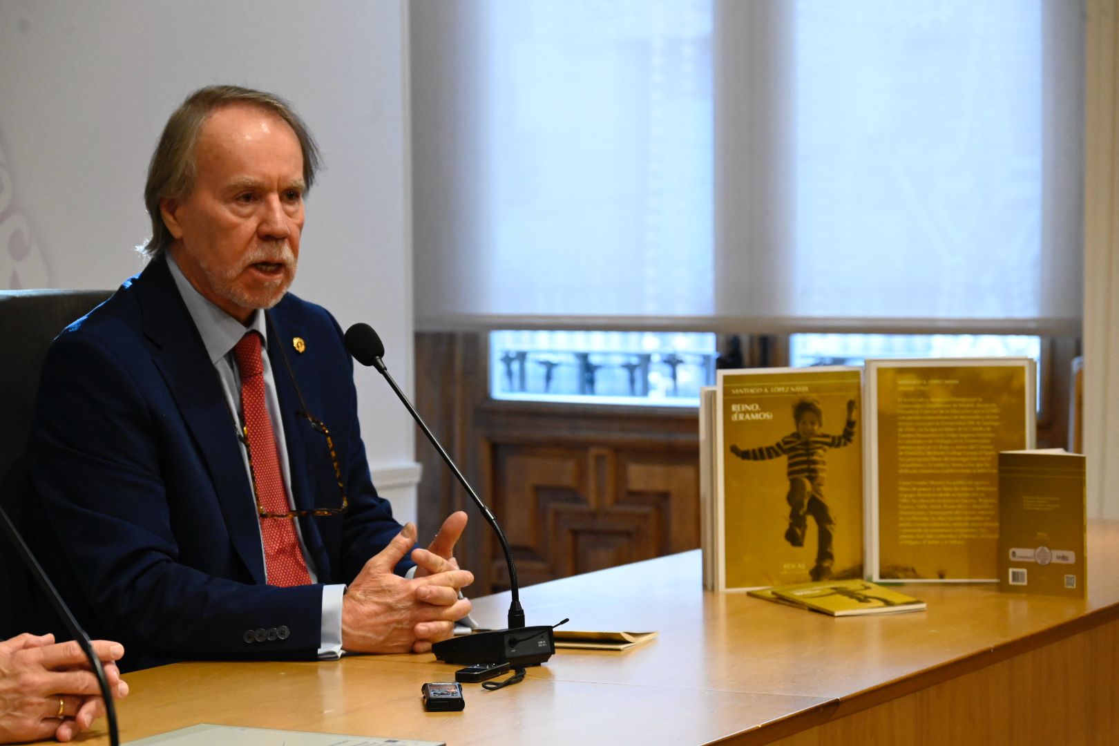 Santiago A. López Navia recibió el Premio Nacional de Poesía Antonio González de Lama. | SAÚL ARÉN