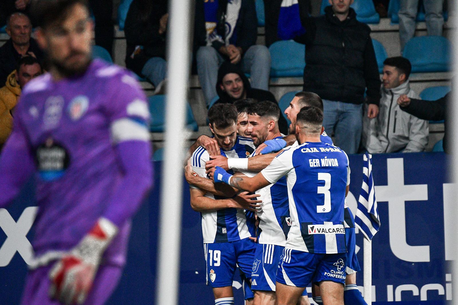 La Ponferradina de Mehdi Nafti comienza en casa ante el Arenas de Getxo. QUINITO