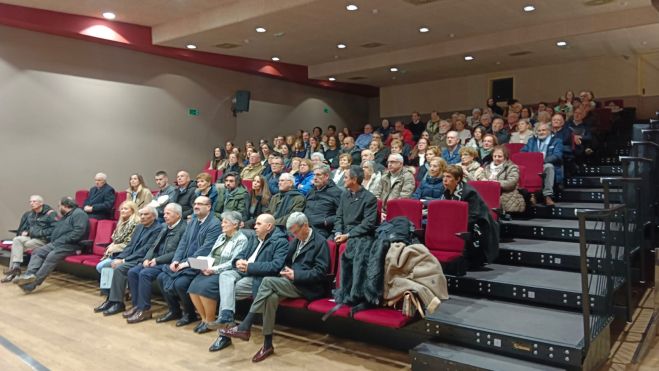 Homenaje a Prada en la San Ignacio. | MAR IGLESIAS Homenaje a Prada en la San Ignacio. | MAR IGLESIAS