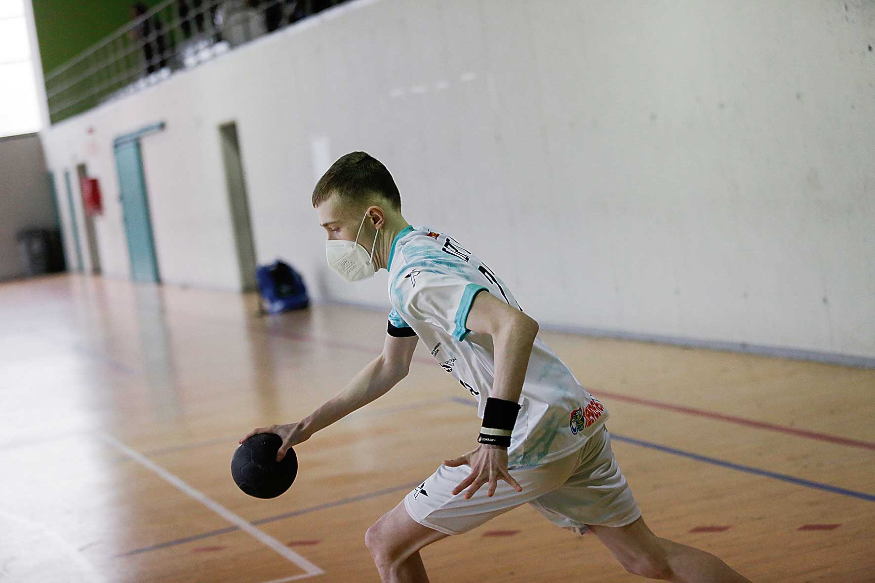 Manu Cortés jugó algo menos de medio tiempo, los dos primeros balones que recibió en su extremo los trasformó en gol, éste es el primero. | F.OTERO