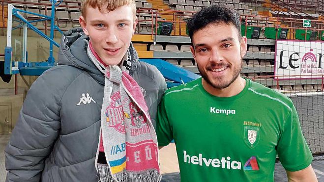 Con Andrer Torriko, su historia impresionó a Manu