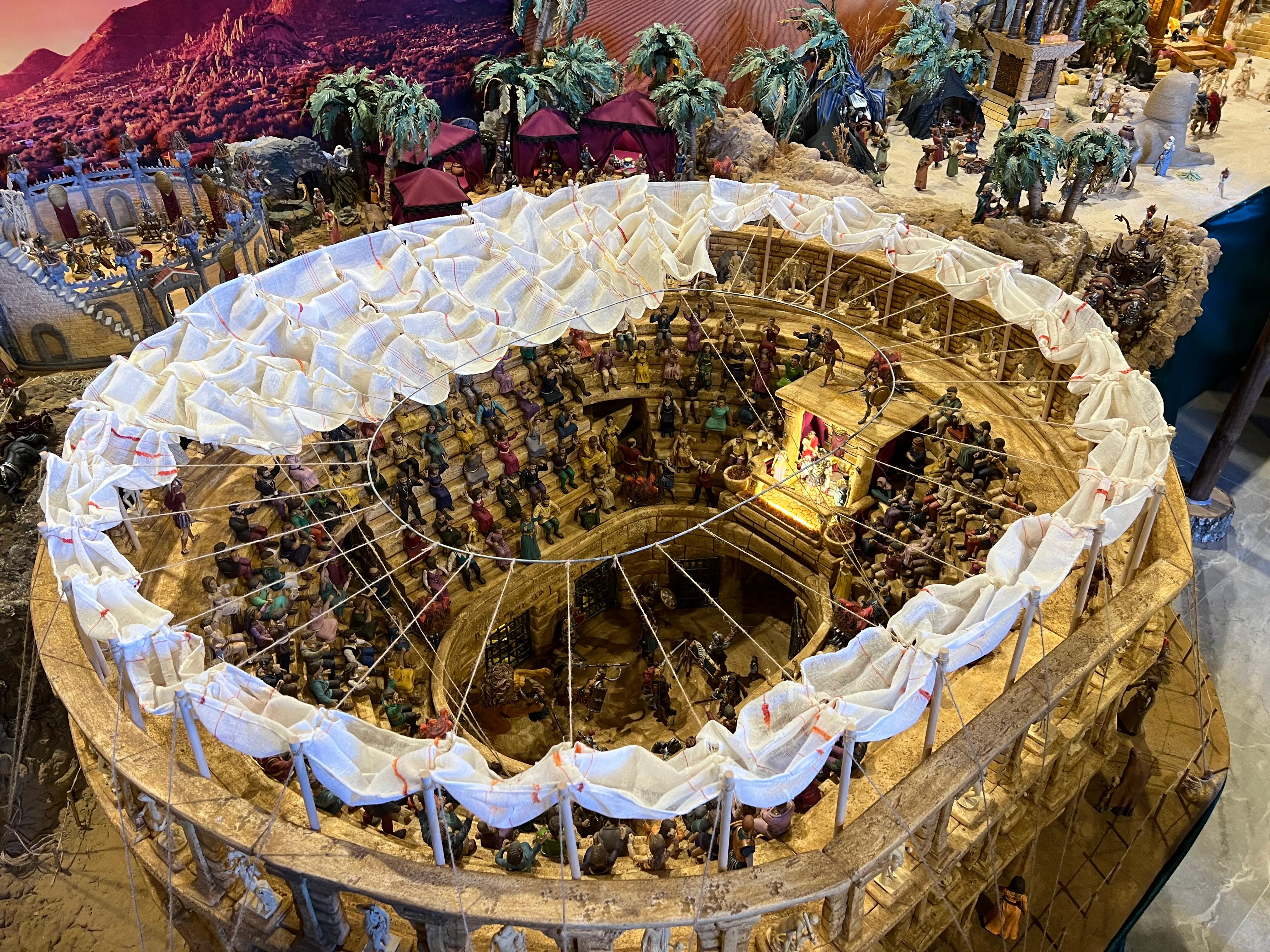 Imágenes del belén instalado en la ermita de Villaverde de Arriba, una pequeña localidad perteneciente al municipio de Garrafe de Torío. |REPORTAJE GRÁFICO ANDRÉS GONZÁLEZ