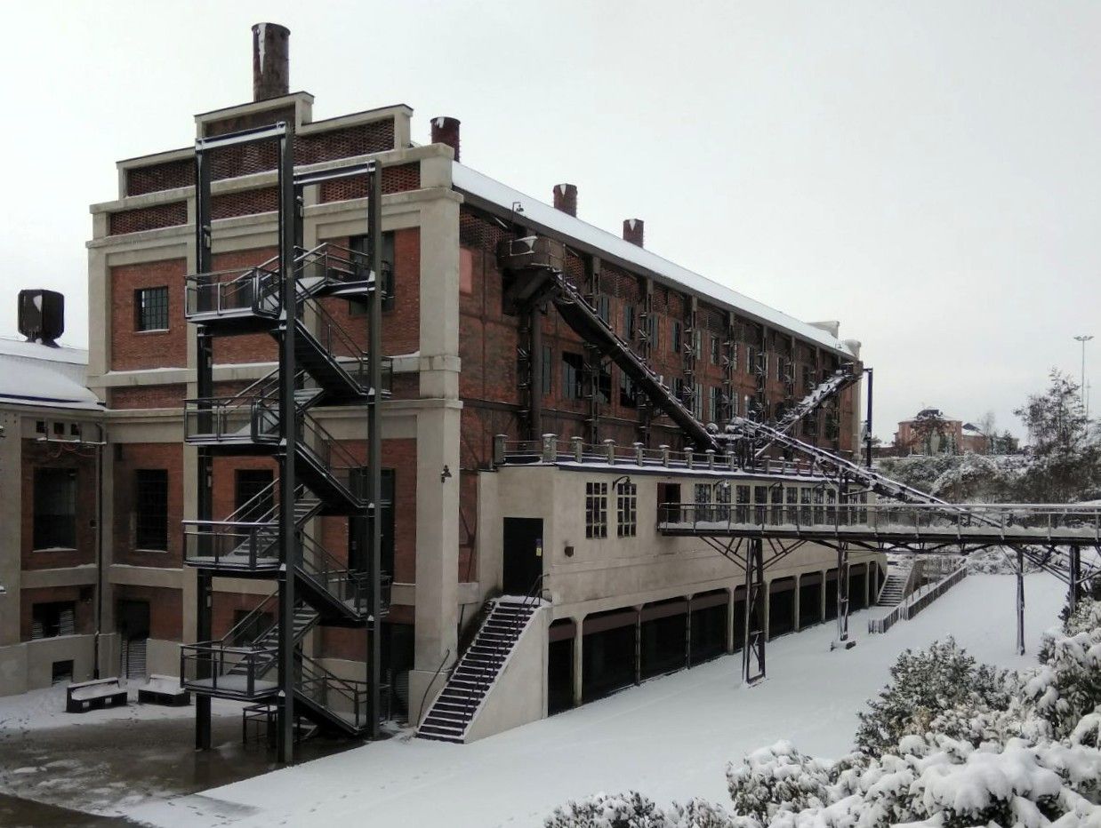 Instalaciones de La Fábrica de Luz en invierno.