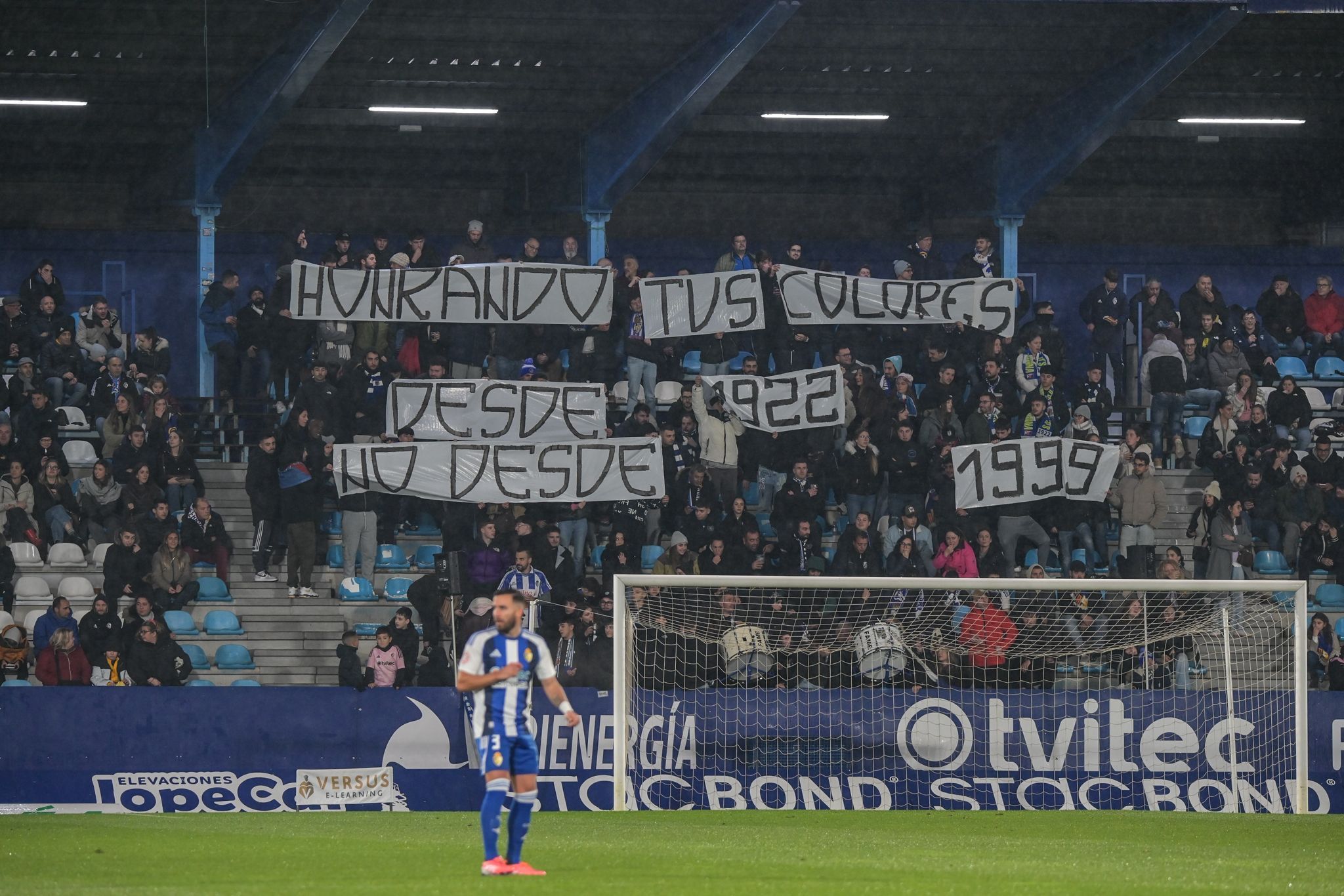 Imagen de la pancarta en El Toralín durante el partido ante el Arenas. | QUINITO