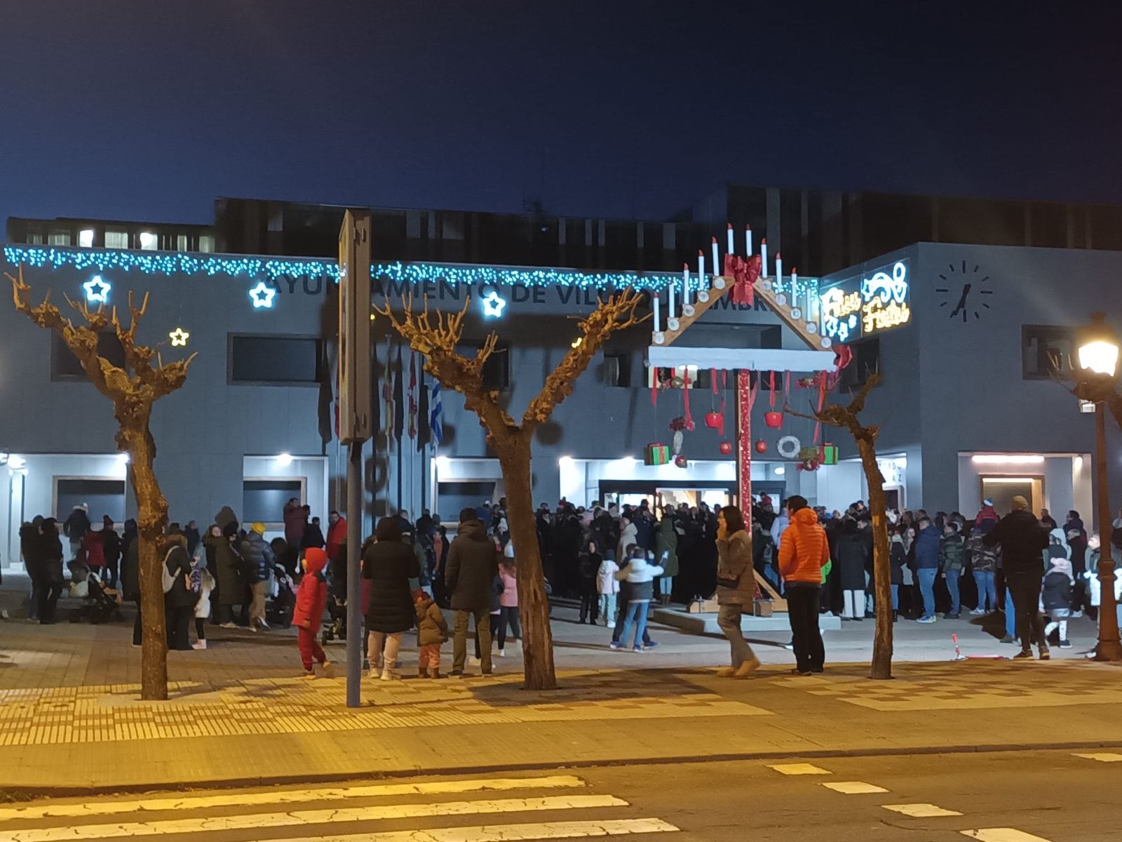 Luces navideñas en el Ayuntamiento de Villaquilambre | L.N.C.