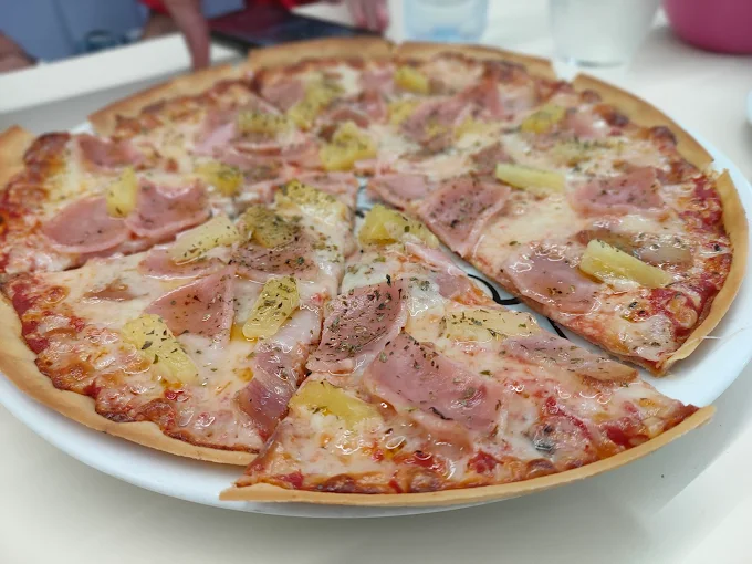 Una de las decenas de pizzas que ofrece El Campesino. | RBO