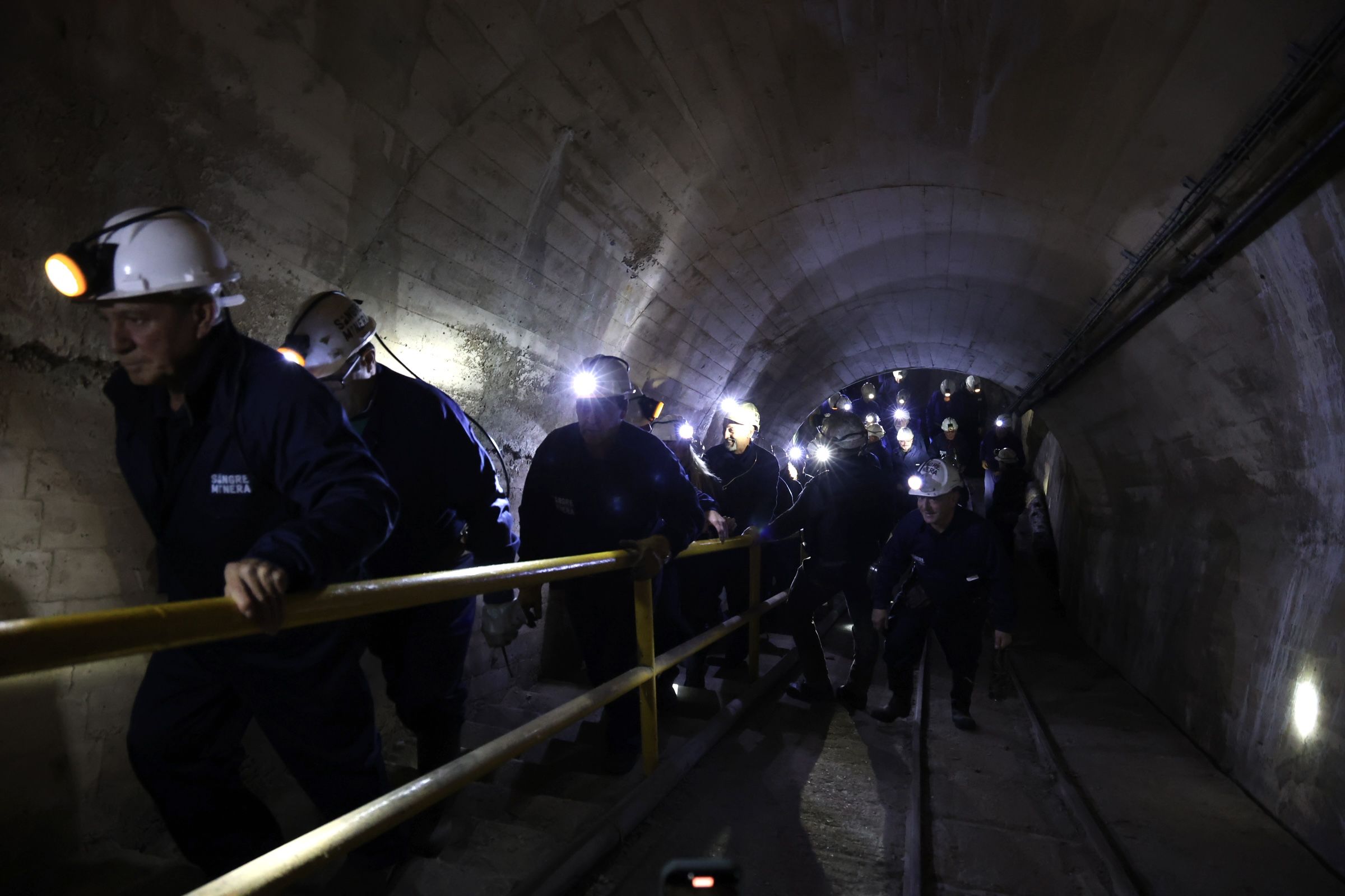 Procesión en honor a Santa Bárbara en La Robla (12)