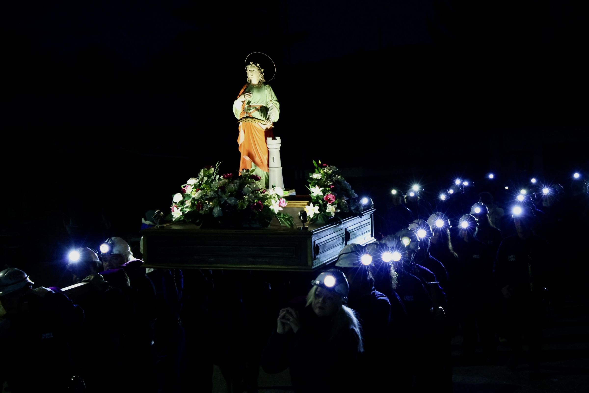 Procesión en honor a Santa Bárbara en La Robla (5)