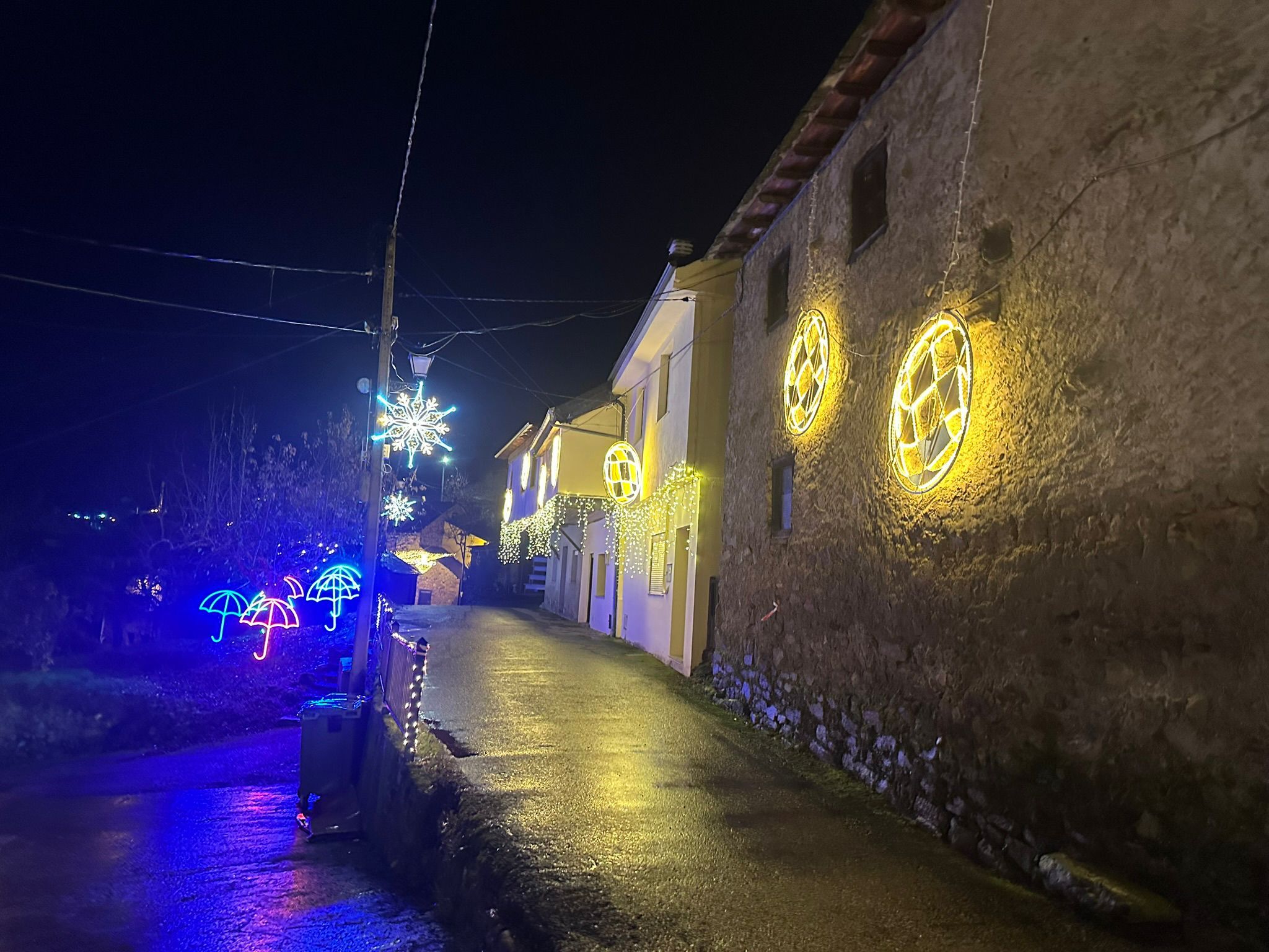 Luces de Librán en una imagen tomada en los últimos días.